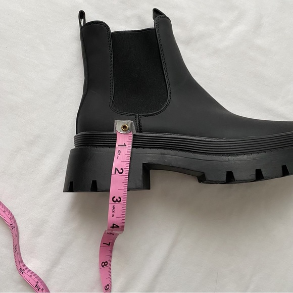 NWOT Lug Sole Chelsea Slip on Boots - Picture 11 of 13